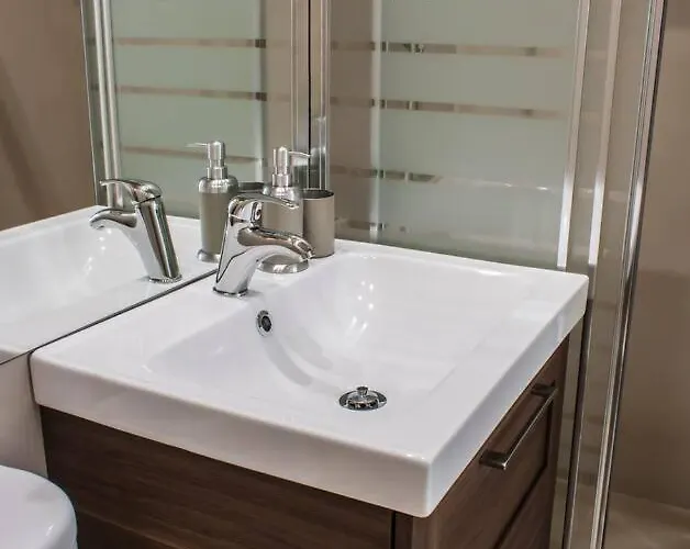 Charming Duplex With Mezzanine Bed In Chiado Lisboa